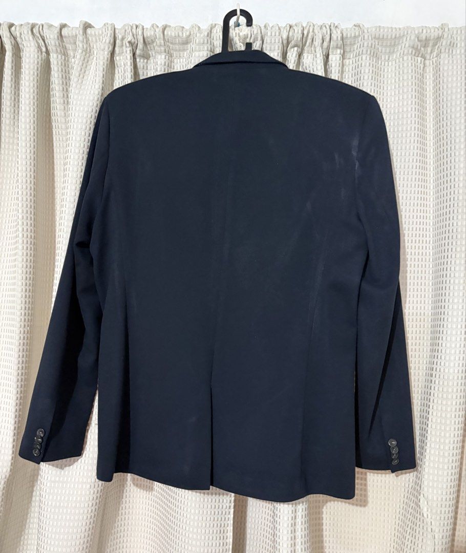 Zara Essentials Navy Blue Blazer Size XL (Category: Coats, Jackets and Outerwear) located in Makati City. Submitted by neelojosue75925 (Listing ID 1467372451, Image 2). Description: - Brand/Model: Zara Essentials Navy Blue Blazer - Size: EUR XL, USA XL, MEX 44 - Fit & Style: Structured fit, two-button front closure, single back vent - Pockets: Front flap pockets and one interior pocket - Origin: Made in Morocco - Condition/Use: Clean fabric, idea