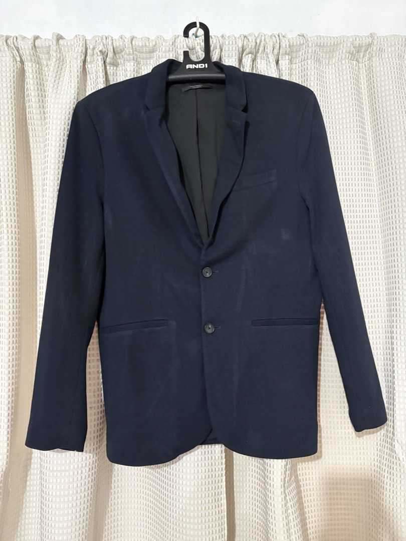 Zara Essentials Navy Blue Blazer Size XL (Category: Coats, Jackets and Outerwear) located in Makati City. Submitted by neelojosue75925 (Listing ID 1467372451, Image 1). Description: - Brand/Model: Zara Essentials Navy Blue Blazer - Size: EUR XL, USA XL, MEX 44 - Fit & Style: Structured fit, two-button front closure, single back vent - Pockets: Front flap pockets and one interior pocket - Origin: Made in Morocco - Condition/Use: Clean fabric, idea