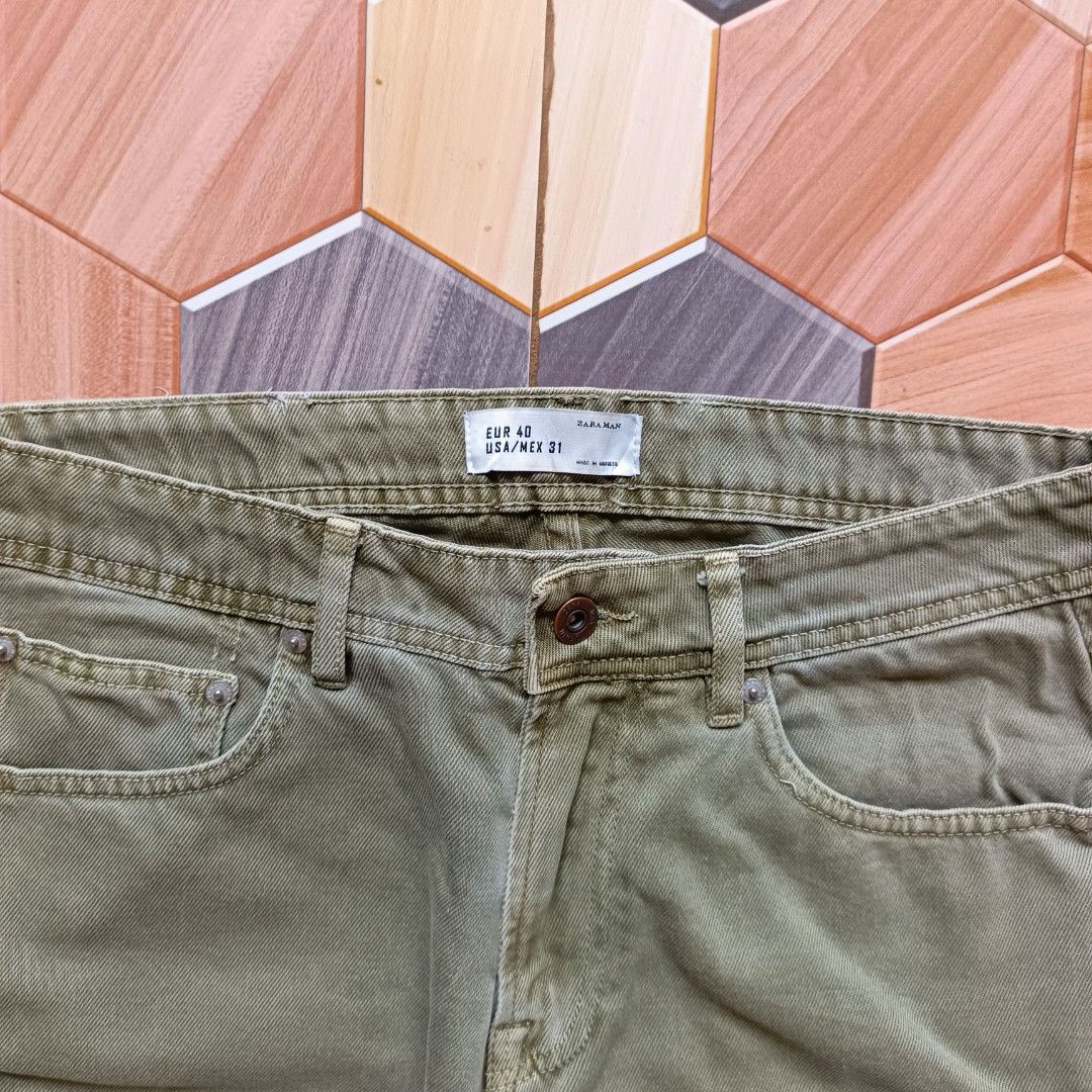 Zara Gren Denim Shorts (Category: Shorts) located in Maramag. Submitted by thrifty777 (Listing ID 1467539867, Image 2). Description: Authentic Zara Brand New Condition ‎Waist: 31 ‎Height: 17 Location Maramag Bukidnon.
