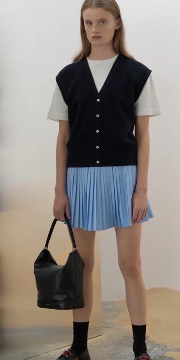 Zara knit vest (Category: Sleeveless) located in Tarlac. Submitted by giannisdeclutters4106 (Listing ID 1467475947, Image 1). Description: Like new Small-medium Can be worn as outerwear or as is.