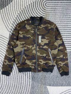 (Category: ) located in . Submitted by .fashionaddict (Listing ID 1467377701, Image 1). Description: .