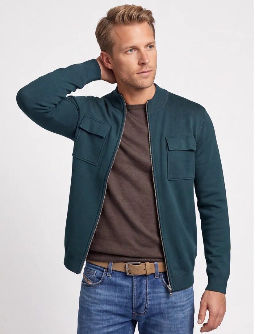 ZARA MEN BOMBER JACKET (Category: Coats, Jackets and Outerwear) located in Tacloban City. Submitted by katimmyroy (Listing ID 1467450991, Image 2). Description: Dimensions: 20x26 Size S on tag Excellent Condition Cut Washtag.