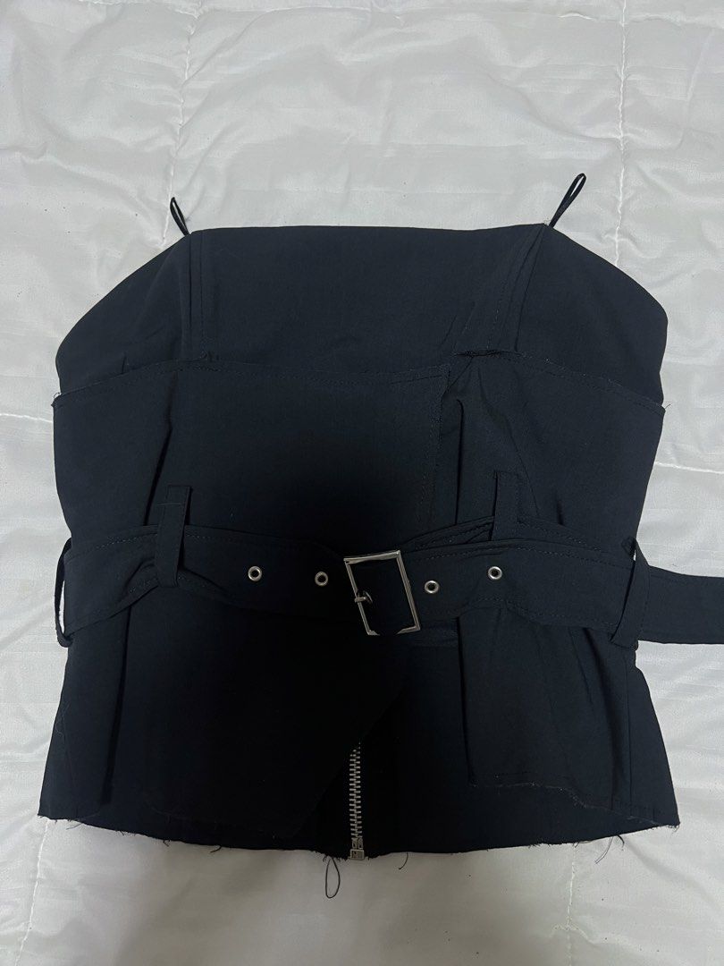ZARA Navy Blue Strapless Belted Corset Top (Category: Sleeveless) located in Cebu City. Submitted by declutteringloved (Listing ID 1467573842, Image 2). Description: - Used only a few times - No flaws!.