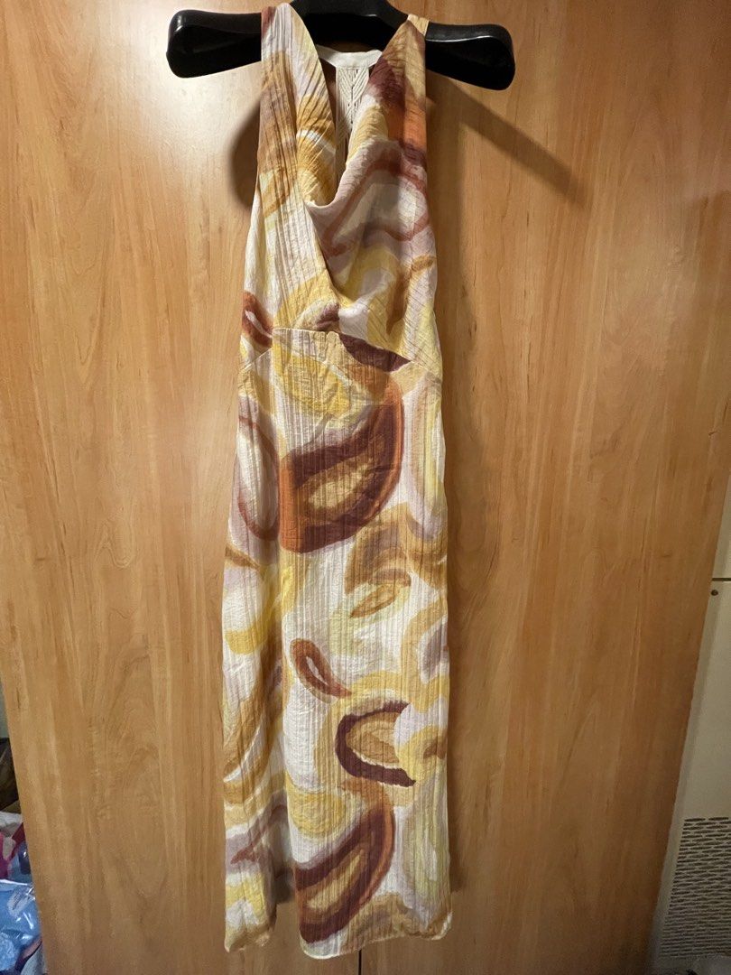 Zara printed dress (Category: Dresses) located in Manila. Submitted by mysticcloud-84bcc6 (Listing ID 1467407795, Image 1). Description: Mostly bought in Duty Free Rome, Italy and ZARA stores in Barcelona, Spain - Mostly are travel exclusive ✅guaranteed original ✅excellent condition ✅just kept in the closet ✅no holes, tears or snags RFS: ✅Downsizing my closet ✅gained weight ✅Impulse buy ✅Too many clothes/jewelries/bags .