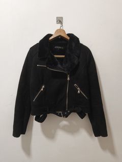 (Category: ) located in . Submitted by aristothrift (Listing ID 1467590819, Image 1). Description: .