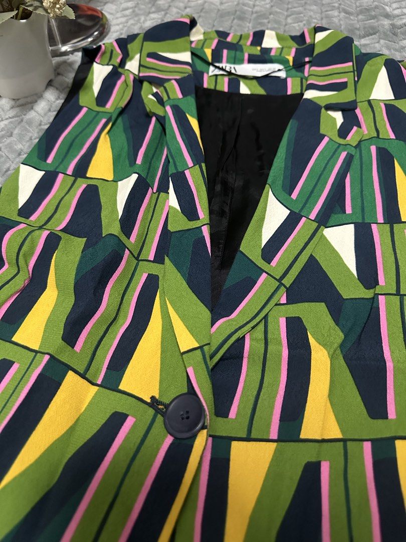 Zara Terno ( Vest & Palazzo) (Category: Sets or Coordinates) located in Caloocan City. Submitted by fabs_preloved01 (Listing ID 1467517590, Image 3). Description: Zara Terno Vest and Palazzo Pants (Size L and 38 inches length).