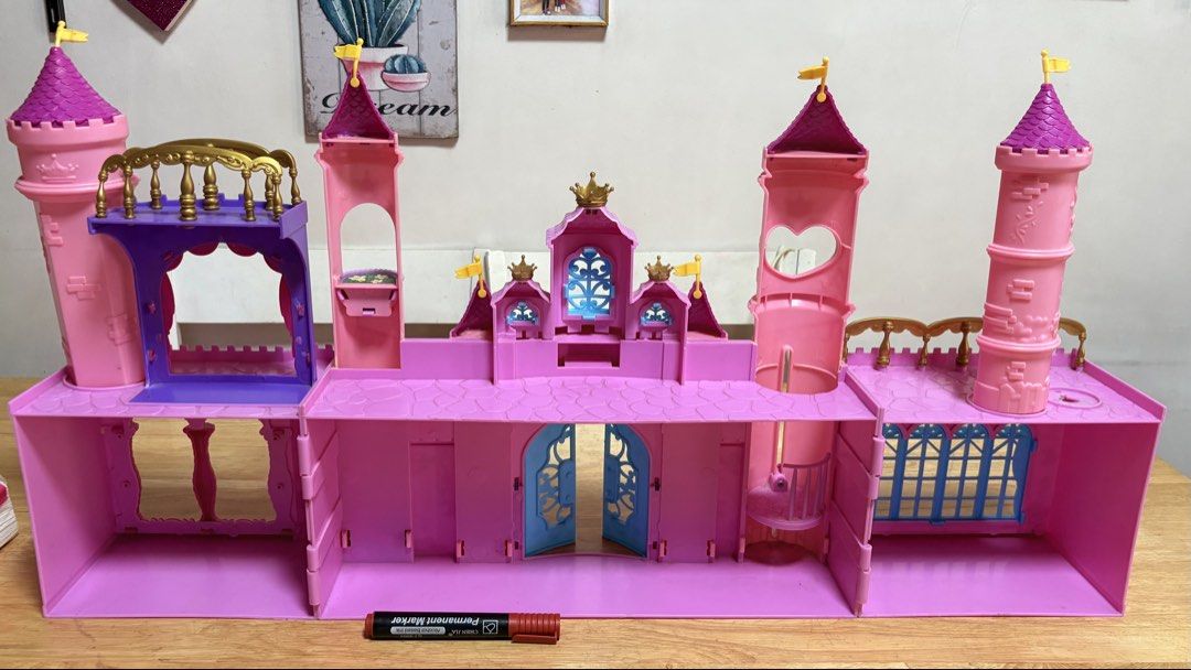 Zuru Kingdom Castle (Category: Kids Toys) located in Marikina City. Submitted by thrifty_trinkets_by_anais (Listing ID 1467386478, Image 3). Description: 🌸 Selling own preloved/brand new items for less - EVERYTHING is negotiable as long as REASONABLE in price 🤗 🏰 Accessories not included 🙏🏻 Please also check my account for more marked down items 🫶 📍Marikina near S&R/Uniqlo 💳 Maribank/Maya/Gcash 🏍️ Grab/Lalamove/J&T (by schedule) 🗓️ Offe