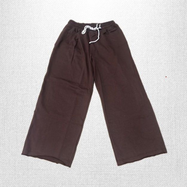 1026 Heavy weight Tshirt and Pants (Category: Activewear) located in Quezon City. Submitted by jizpsa (Listing ID 1467728231, Image 3). Description: Wide leg pants size Xl Price:299 each Oversize Shirt Size XL Price:299 each Almost new.