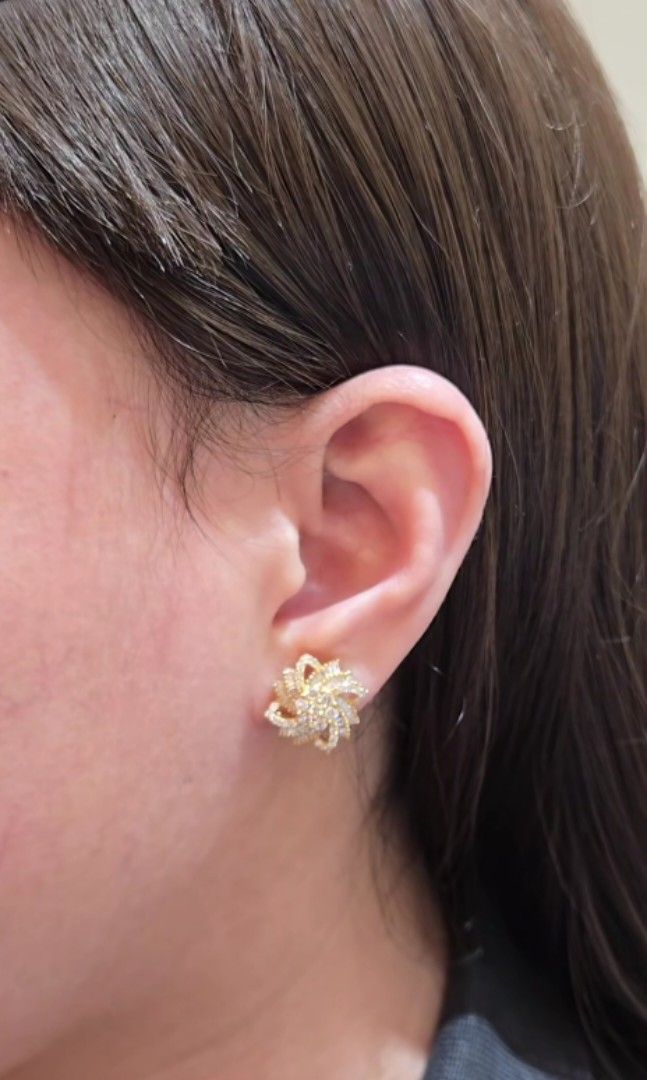 1.55carat diamond earrings (Category: Earrings) located in Malolos. Submitted by keenhorse_ef38ab (Listing ID 1467710403, Image 3). Description: 1.55carats diamond 14Karat gold COP VIA LBC WITH MINIMUM DOWNPAYMENT NO MEETUP.