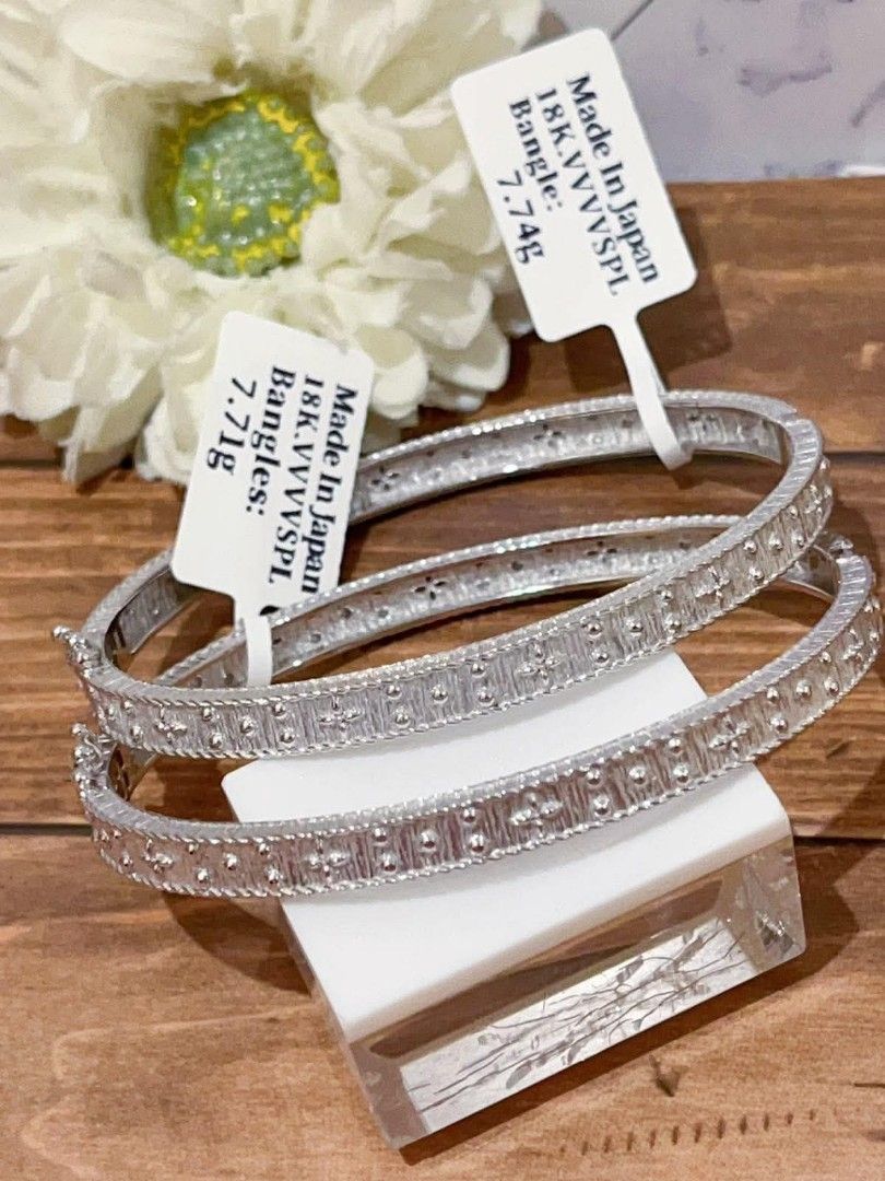 18k Japan gold bangle (Category: Bracelets) located in Manila. Submitted by bhelgoldseller2ndaccount (Listing ID 1467689949, Image 3). Description: New!!✨New!!✨New!! Authentic 18k Japan Golds 💯pawnable/naisasanla 💯with high appraisal rate 💯good investment 💯Direct supplier price 👉OPEN for resellers 🌺please take time to evaluate their actual sizes and grams 👉Best panggift for all occasions ✅ Sold per grams not per piece Kya lowest price ✅Wit