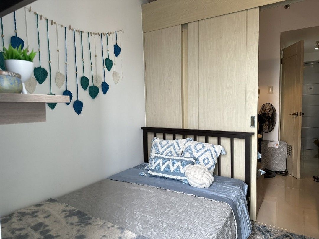 1 Bedroom for Rent (Category: Apartments & Condos) located in Manila. Submitted by tricia.flores (Listing ID 1467654576, Image 2). Description: 1 Bedroom with Balcony Tower 1B 23.05sqm 9th Floor Tower 4&5 Amenity View Php 18,000 inclusive of dues, exclusive of utilities Minimum 1 year period 2 months deposit, 1 month advance 11 PDCs.