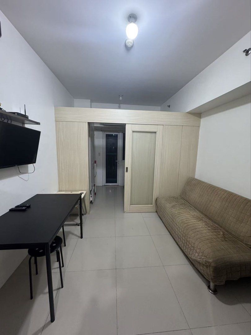 1BR LIGHT RESIDENCES FOR RENT (Category: Apartments & Condos) located in Mandaluyong City. Submitted by preloved_byfraya (Listing ID 1467765433, Image 1). Description: LIGHT RESIDENCES T3 fully furnished 1br 1 year lease 21th floor 1 month advance 1 month deposit 20k monthly- firm for client only :) .