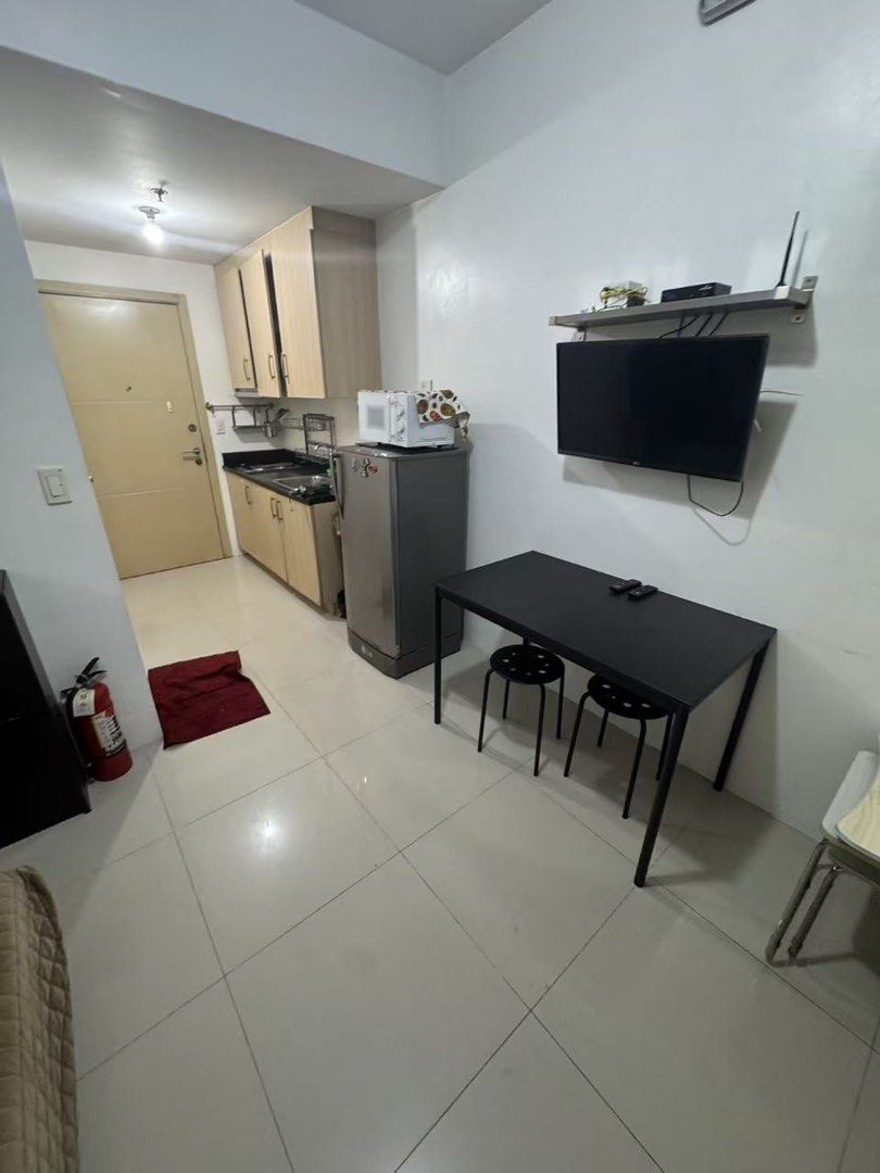 1BR LIGHT RESIDENCES FOR RENT (Category: Apartments & Condos) located in Mandaluyong City. Submitted by preloved_byfraya (Listing ID 1467765433, Image 3). Description: LIGHT RESIDENCES T3 fully furnished 1br 1 year lease 21th floor 1 month advance 1 month deposit 20k monthly- firm for client only :) .
