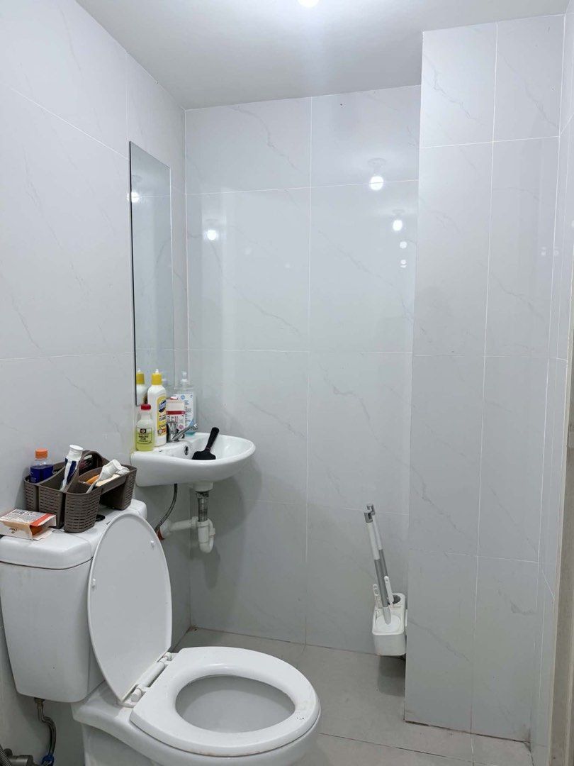 2.5M Rush Clean Title Update Tax / Amilyar (Category: House & Lot) located in Manila. Submitted by lady_juliane (Listing ID 1467812430, Image 2). Description: A beautiful house in Karangalan Village, Brgy. Dela Paz Pasig City is waiting for its new owner. Property Features: 🏡 Containing Area 59 SQ Meters 67 SQ Decimeters 59/67 🛏️ 3 Bedrooms 🚿 2 Bathroom & 1 Toilet 🏠 2-Storey Home/Terrace/Laundry Area 📑 Clean Title ₱2.5M Sure buyer Cash basis