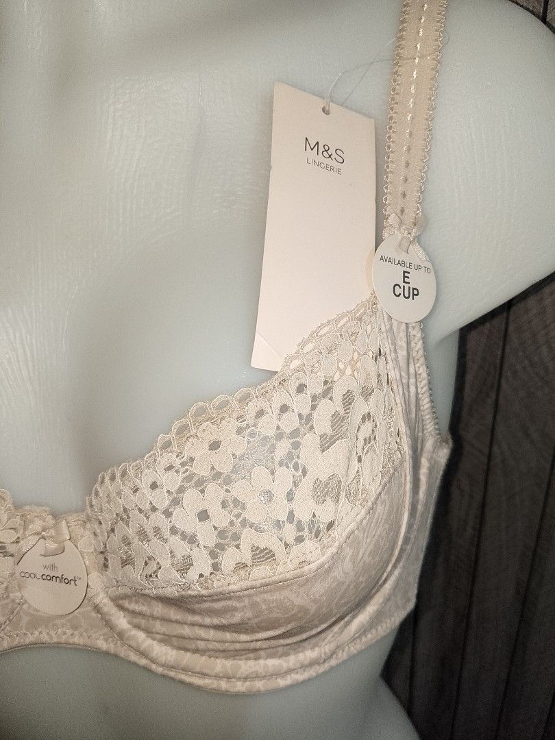 34b MARK'S & SPENCER BRA NO PADS WITH UNDERWIRE (Category: Undergarments & Loungewear) located in Manila. Submitted by truecrystal-1407 (Listing ID 1467648224, Image 2). Description: NOT THRIFTED ORIGINAL M&S SELLING LOW BNWT.