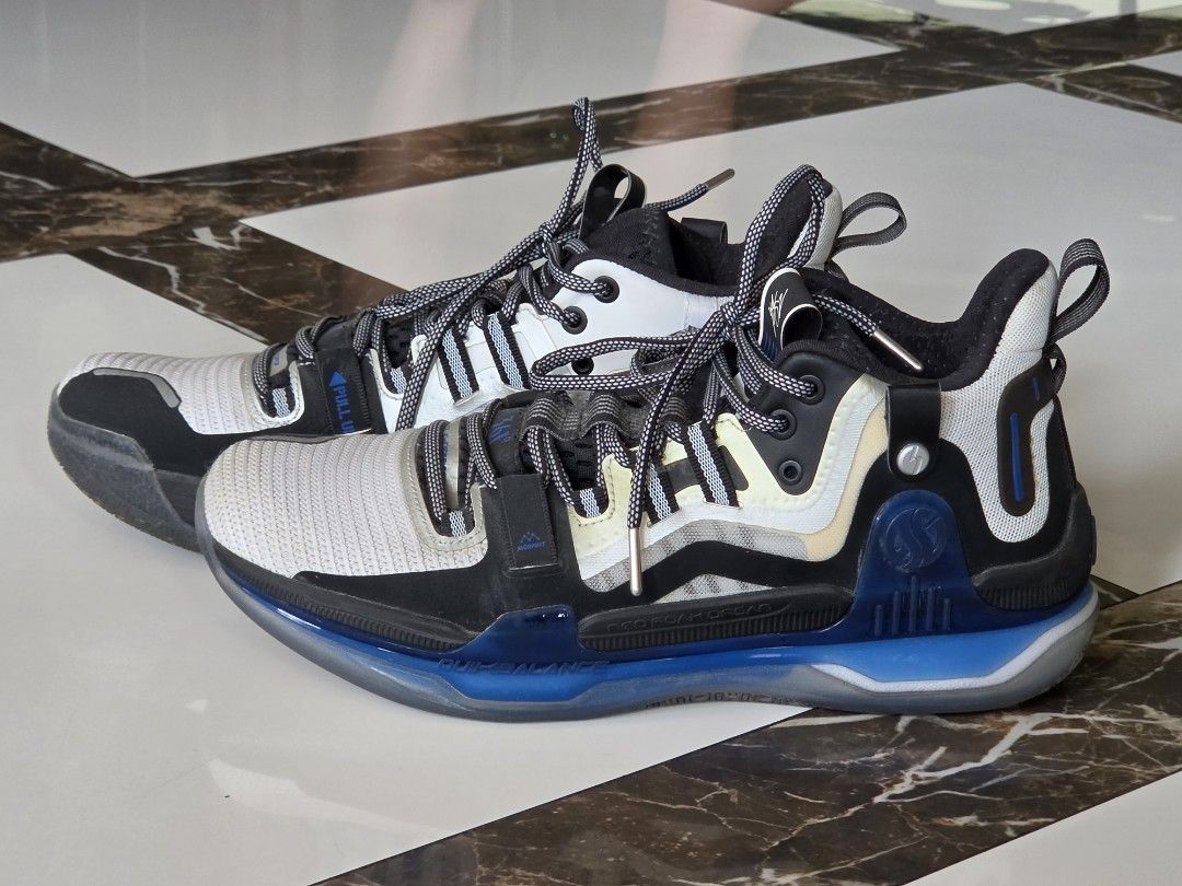 361° AG1 Aaron Gordon 'Magic Blue' (Category: Casual Shoes) located in Davao. Submitted by spotnick15 (Listing ID 1467731682, Image 1). Description: Selling My: 361° AG1 Aaron Gordon 'Magic Blue' Authentic Size: U.S 10 • Qu!kbalance Midsole System • Integrated Anti-Torsion Shank Plate • Morphit / Speedlace Lockdown • Lateral TPU Outrigger • High-Traction Icy Rubber Outsole • Structured Synthetic Upper ● Used for Casual Use Only 15 Times (Never Us