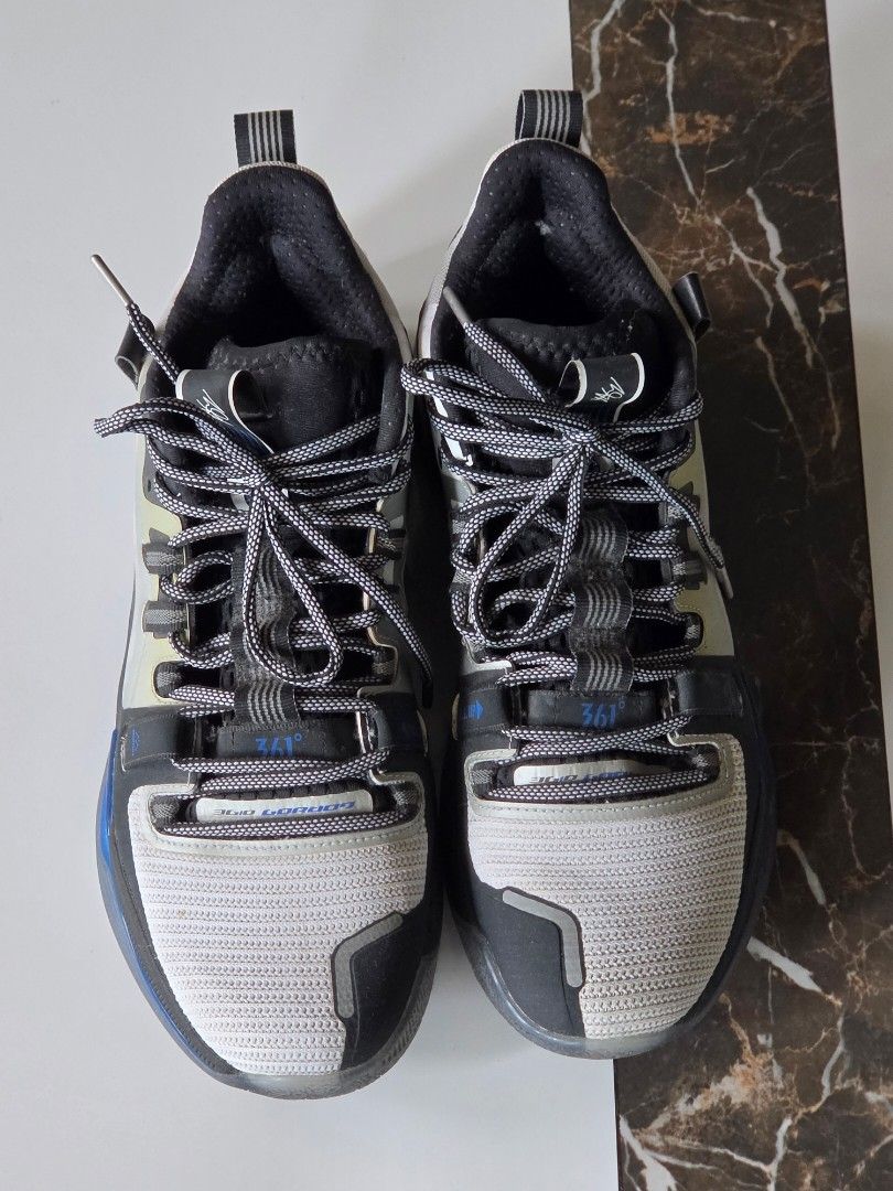 361° AG1 Aaron Gordon 'Magic Blue' (Category: Casual Shoes) located in Davao. Submitted by spotnick15 (Listing ID 1467731682, Image 3). Description: Selling My: 361° AG1 Aaron Gordon 'Magic Blue' Authentic Size: U.S 10 • Qu!kbalance Midsole System • Integrated Anti-Torsion Shank Plate • Morphit / Speedlace Lockdown • Lateral TPU Outrigger • High-Traction Icy Rubber Outsole • Structured Synthetic Upper ● Used for Casual Use Only 15 Times (Never Us