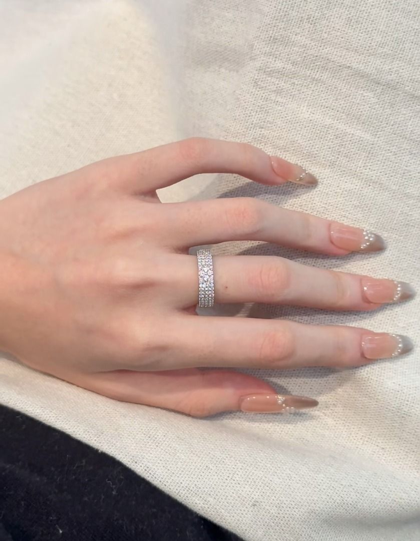 3 layer diamond stack ring 18k white gold plated (Category: Rings) located in Quezon City. Submitted by japanandsingaporeluxepreloved (Listing ID 1467671539, Image 1). Description: .