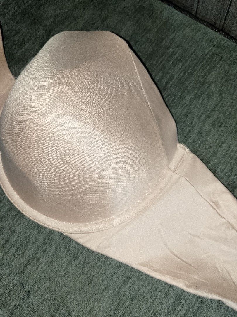 40D MAIDENFORM STRAPLESS BEIGE BRA THIN PADS WITH UNDERWIRE NO STRAPS (Category: Undergarments & Loungewear) located in Manila. Submitted by truecrystal-1407 (Listing ID 1467713408, Image 3). Description: .
