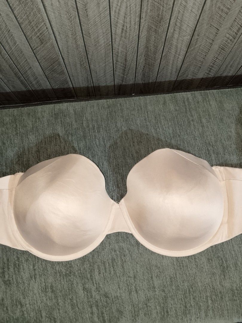 40D MAIDENFORM STRAPLESS BEIGE BRA THIN PADS WITH UNDERWIRE NO STRAPS (Category: Undergarments & Loungewear) located in Manila. Submitted by truecrystal-1407 (Listing ID 1467713408, Image 1). Description: .