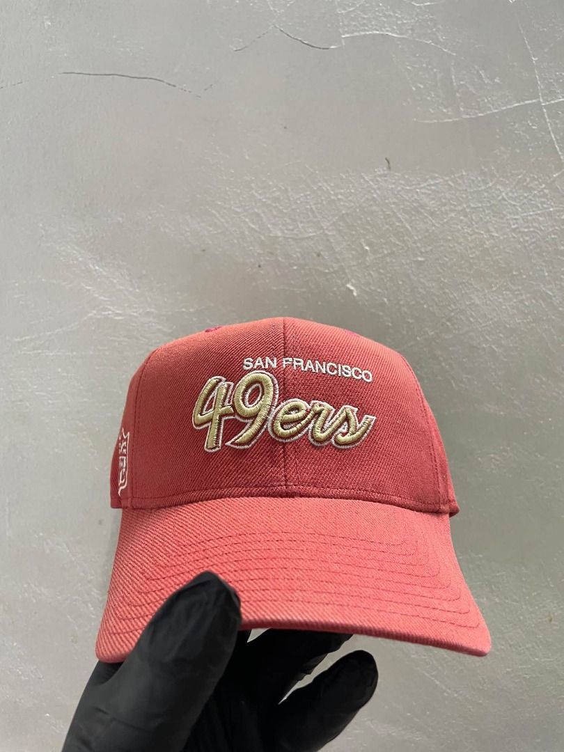 49ers DLINE SCRIPT (Category: Caps & Hats) located in Caloocan City. Submitted by vntgxlocalsph (Listing ID 1467726723, Image 1). Description: ISSUE : NO TOP BOTTON MIN SCRATCH SA UNDER BRIM COLOR RATE : 7.5.