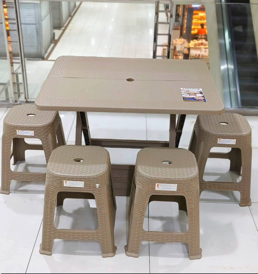 4SEATER TABLE SET (Category: Tables & Sets) located in Manila. Submitted by yzlshop (Listing ID 1467733301, Image 2). Description: .