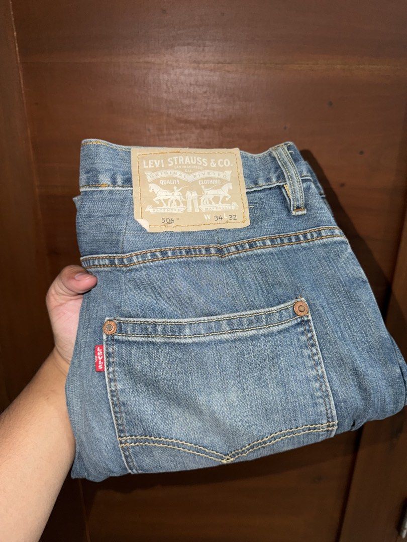 504 LEVIS PANTS (Category: Jeans) located in Manila. Submitted by triptothrift7 (Listing ID 1467757581, Image 1). Description: message if you are interested! for fast transaction 504 LEVIS PANTS for only 700 size 34 on tag waistline 34 x 39 length hem 9 no issue need wash only excellent condition color rate 9/10 authentic legit mode of payment gcash or bank transfer location Biñan laguna.