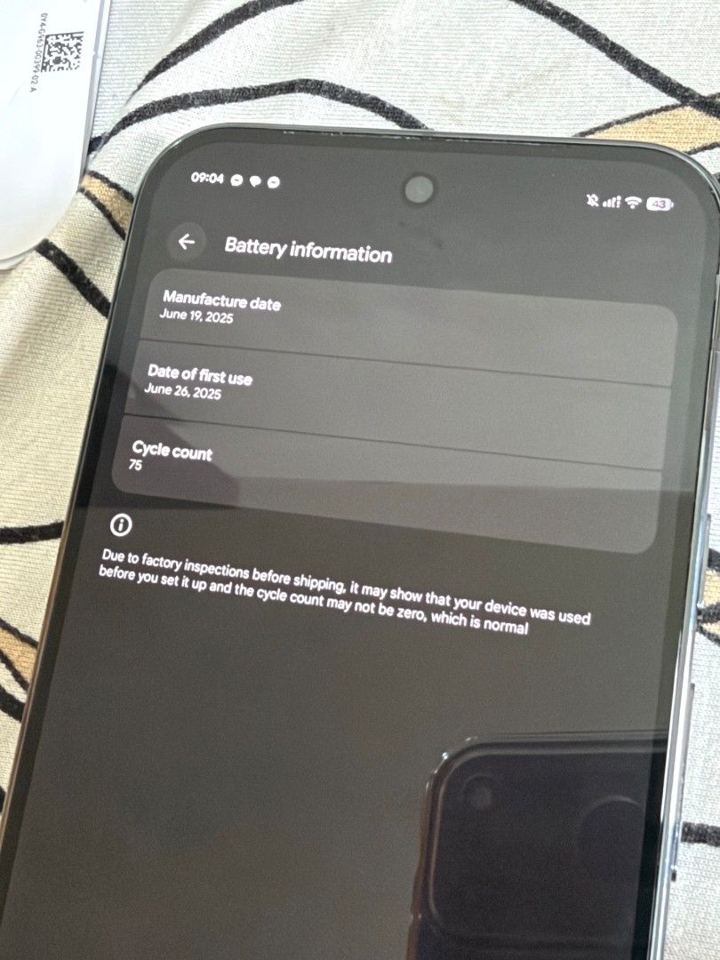 512gb Pixel 10 Pro XL (Category: Google Pixel) located in Quezon City. Submitted by xperialumia (Listing ID 1467688826, Image 3). Description: Google Pixel 10 Pro XL 512gb storage 16gb ram Android 17 6.8 inches 5200mah battery 50mp wide cam 48mp periscope cam 48mp ultrawide cam 42mp selfie cam No issues Openline to all network Comes with: • box • cable type c to type c • usb adaptor • sim ejector.