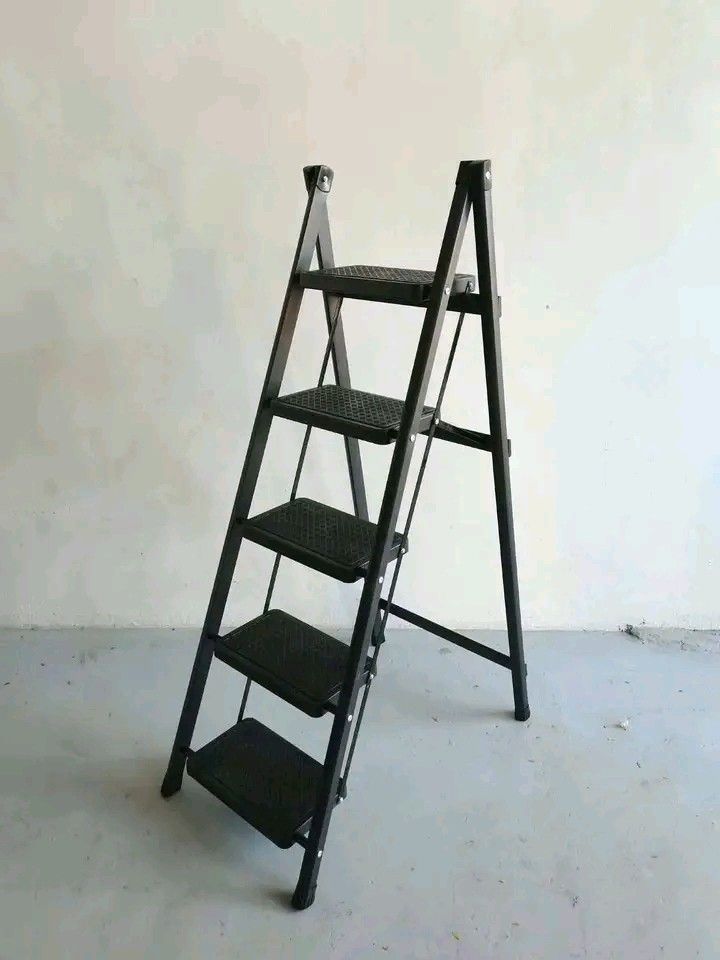 5 Steps Ladder (Category: Ladders & Steps) located in Manila. Submitted by micoooy (Listing ID 1467614278, Image 1). Description: .