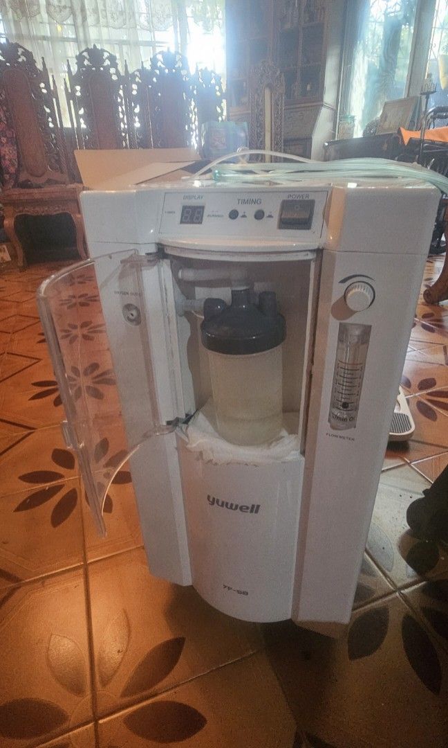 5-Liter Yuwell Oxygen Concentrator (Category: Medical Supplies & Tools) located in Caloocan City. Submitted by mmagorgeous1978 (Listing ID 1467769083, Image 1). Description: 5-month use, in good condition with free filter.