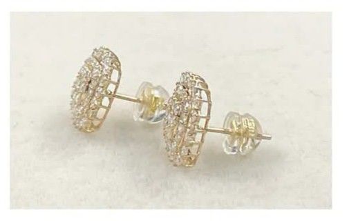 7carat face Square diamond earrings (Category: Earrings) located in Malolos. Submitted by keenhorse_ef38ab (Listing ID 1467656248, Image 2). Description: 1carat diamond 18karat gold 11mm COD/COP VIA LBC 1,000 DOWNPAYMENT REQUIRED.