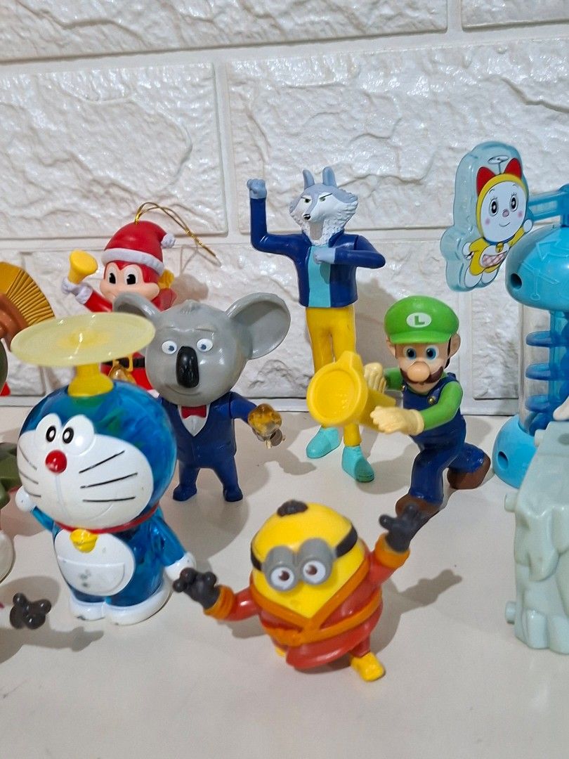 ### 🍔🎁 Jollibee & McDonald's Bundle Toys (Category: Other Merchandise) located in Taguig. Submitted by authprelovedonlineshop1 (Listing ID 1467622940, Image 3). Description: ### 🍔🎁 Jollibee & McDonald's Bundle Toys ✨ **Fun Fast-Food Collectibles at an Affordable Price!** 😍 Looking for cute toys for the kids or additions to your toy collection? Check out this assorted bundle of Jollibee and McDonald's toys! ❤️💛 🎁 **BUNDLE DETAILS** - 🍔 **B