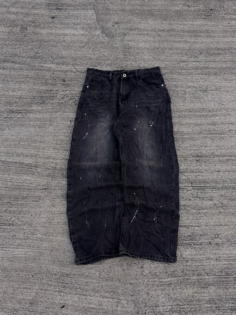 📌 Black wash baggy pants (Category: Jeans) located in Camaligan. Submitted by central_closet (Listing ID 1467702012, Image 1). Description: 📌 Black wash baggy pants ‎Size: 32 inches on measurements ‎•Dimensions: ‎Waist: 32 ‎Length: 41.5 ‎Thigh: 13.5 ‎Leghole: 10 ‎ ‎- In as New Condition ‎- MUST HAVE IN YOUR COLLECTION ‎- Heavyweight pants ‎- Hard Denim - Paint splash design ‎ISSUE: Need wash ‎ ‎Price: 650🏷️ ‎ ‎•✅PLUS SHIPPING FEE (+95) ‎•🔵MOP