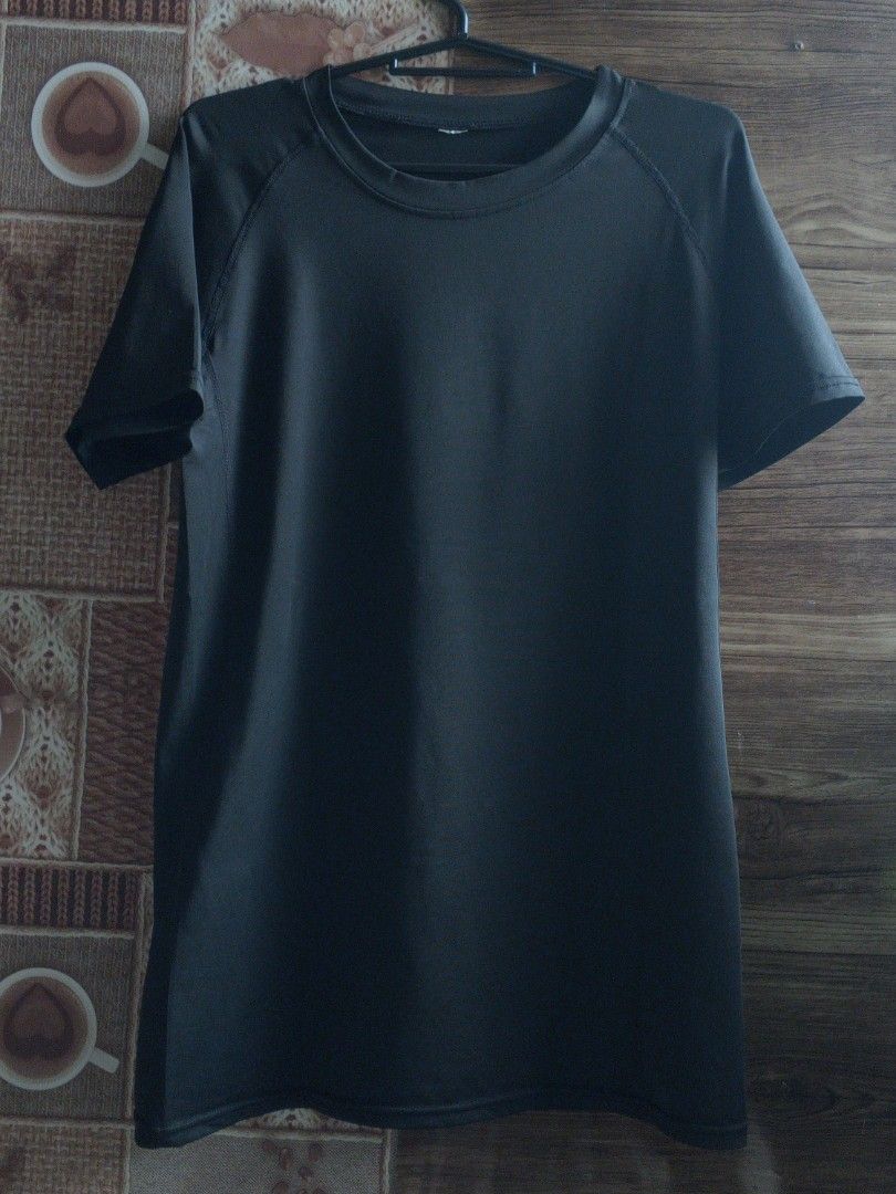 • COMPRESSION SHIRT • (Category: Activewear) located in Koronadal. Submitted by zdnv_bon (Listing ID 1467755984, Image 2). Description: 👕 Good for size Small/medium 📍 meet up at KCC MALL OF MARBEL.