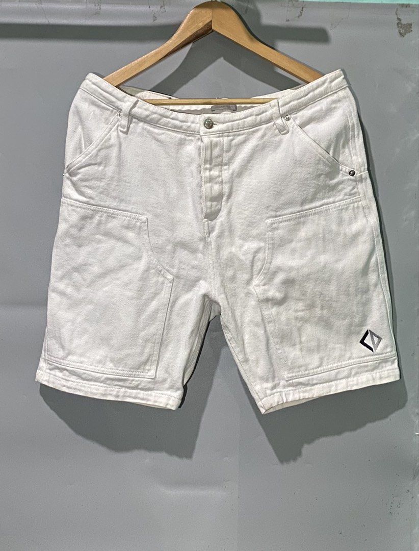 🏷️: DIOR CD Diamond DKNEE (Category: Shorts) located in Lingayen. Submitted by thriftedfashionstyle (Listing ID 1467729554, Image 1). Description: WAIST: 32 LENGTH: 20 EXCELLENT UNISEX Color may vary due to lightings. UNLI VOUCH☑️ UNLI VC☑️ NEGOTIABLE ☑️ APPROACHABLE ☑️ 📍location: Lingayen , Pangasinan (LUZON) 🚚:JNT & LBC courier 💰: Gcash, BankTransfer.