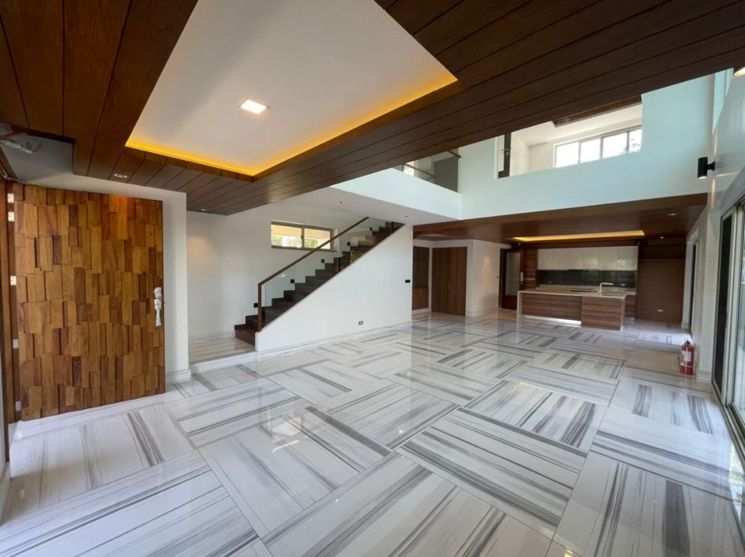 📍 Mckinley West Village (Category: House & Lot) located in Makati City. Submitted by renzproperties (Listing ID 1467767286, Image 2). Description: 📍 Mckinley West Village For Rent - ₱350K exclusive of dues Lot Area: 283 sqm Floor Area: 534 sqm Property details: - 3 Storey House - 6BR + den | 7.5TB | 4 car garage - High ceiling, balconies & garden *DIRECT TO OWNER* ⬇️More properties⬇️ FB & IG - renzproperties DM for inquiries Enlist your propert