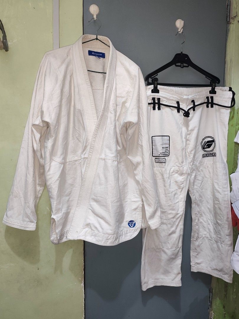 A2 - GUERILLA WHITE BJJ GI PANTS ONLY (Category: Combat Sports) located in Taguig. Submitted by mmthriftshop.ph (Listing ID 1466827012, Image 1). Description: 🥋 A2L - BRUXAO x GUERILLA WHITE BJJ GI SET 💵 1,900.00 + SF ❌ NO COD/COP. ✅ Payment first policy. 🏷️ Top - no issue, just needs wash a only. Pants - May stitches pero all goods yung pagkakatahi dahil barely visible and still in great shape pa rin. 📦 Shipping via Lalamove or J&T Express. 