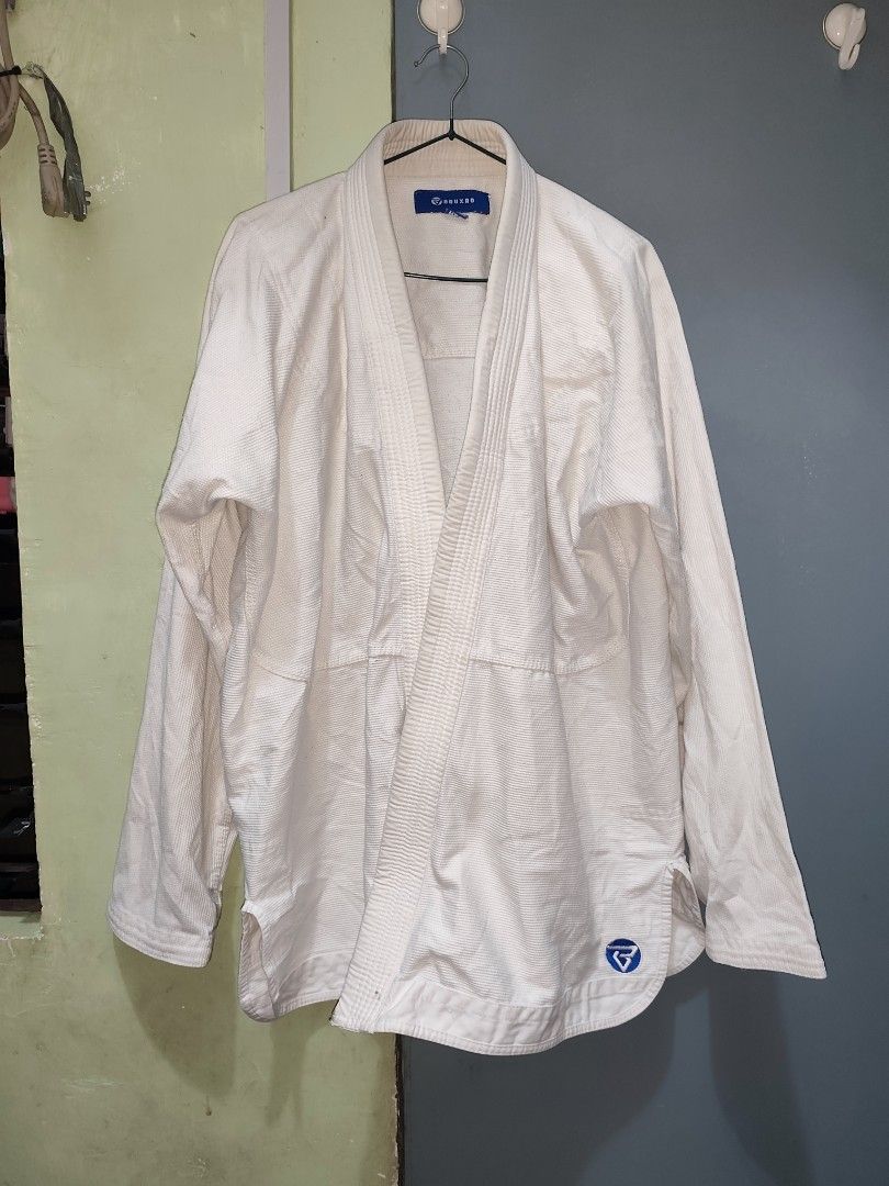 A2 - GUERILLA WHITE BJJ GI PANTS ONLY (Category: Combat Sports) located in Taguig. Submitted by mmthriftshop.ph (Listing ID 1466827012, Image 2). Description: 🥋 A2L - BRUXAO x GUERILLA WHITE BJJ GI SET 💵 1,900.00 + SF ❌ NO COD/COP. ✅ Payment first policy. 🏷️ Top - no issue, just needs wash a only. Pants - May stitches pero all goods yung pagkakatahi dahil barely visible and still in great shape pa rin. 📦 Shipping via Lalamove or J&T Express. 