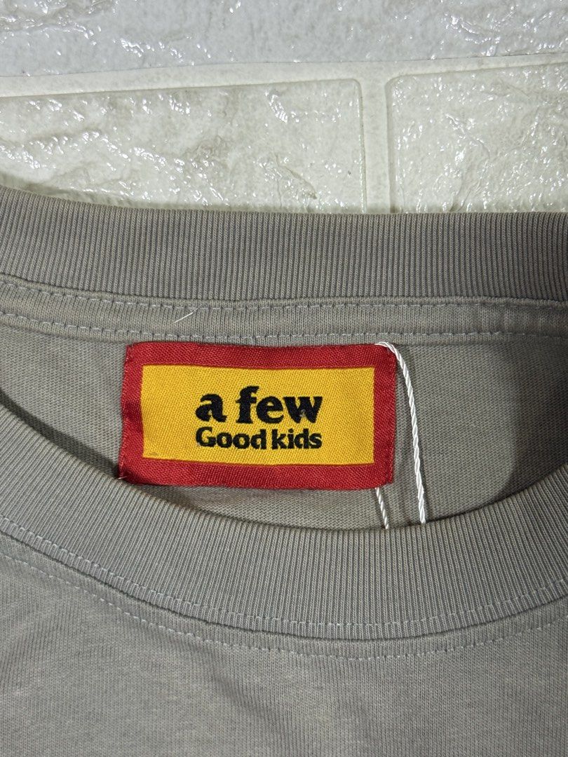 A few good kids (Category: Tshirts & Polo Shirts ) located in Quezon City. Submitted by dailyfits08 (Listing ID 1467837377, Image 2). Description: A few good kids XXL 24.5x27.5 Washable stain on hem part.