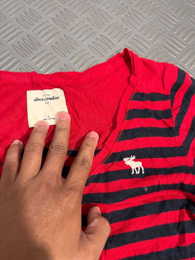 Abercrombie (Category: Activewear) located in Dumaguete. Submitted by boting14 (Listing ID 1467750371, Image 3). Description: Flawless No Issue👌.