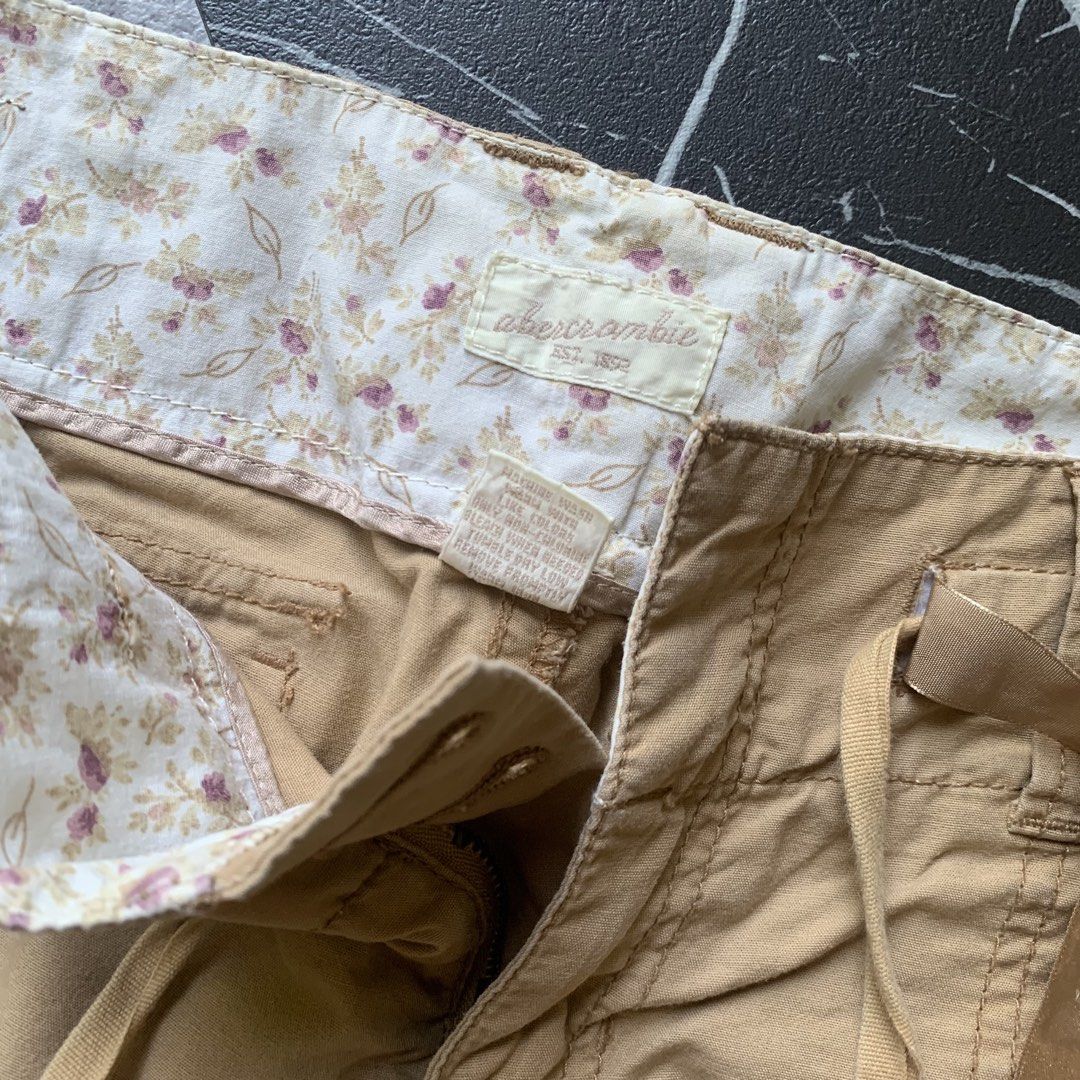 Abercrombie Cargo Pants (Category: Jeans) located in Santa Rosa. Submitted by kizzydoll-200611 (Listing ID 1467612106, Image 2). Description: Brand: Abercrombie Dimes: 33 x 37 x 9 - can fit to 26 (bcus of the tie) - no buttons, double tie only (not an issue) - adjustable length (see last pic).