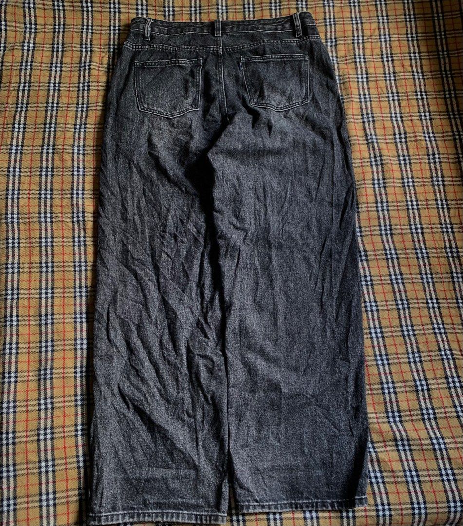 Acid Wash Baggy Pants (Category: Jeans) located in Claveria. Submitted by plasticcase__ (Listing ID 1467612148, Image 3). Description: .