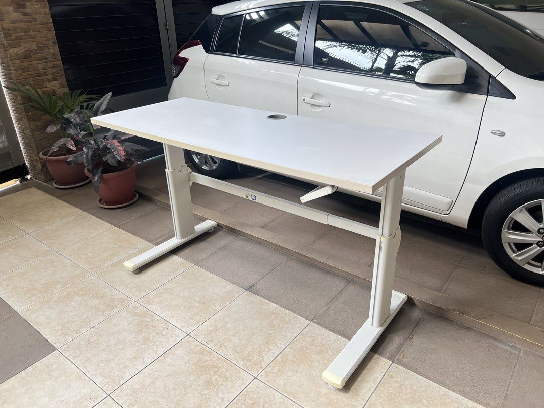 Actiforce Height Adjustable Desk Office Table (Category: Tables & Sets) located in Quezon City. Submitted by happyquailegg (Listing ID 1467782075, Image 1). Description: Actiforce Height Adjustable Office Table Pre owned with minor signs of usage 1 inch laminated white mdf table top w/cable hole Lowest Height 71 cm Highest Height 118 cm Width 60cm Length 150cm Price: ₱4,000 only Mode of payment: BPI, Maya, or Gcash Location: Alta Vista Homes Repa