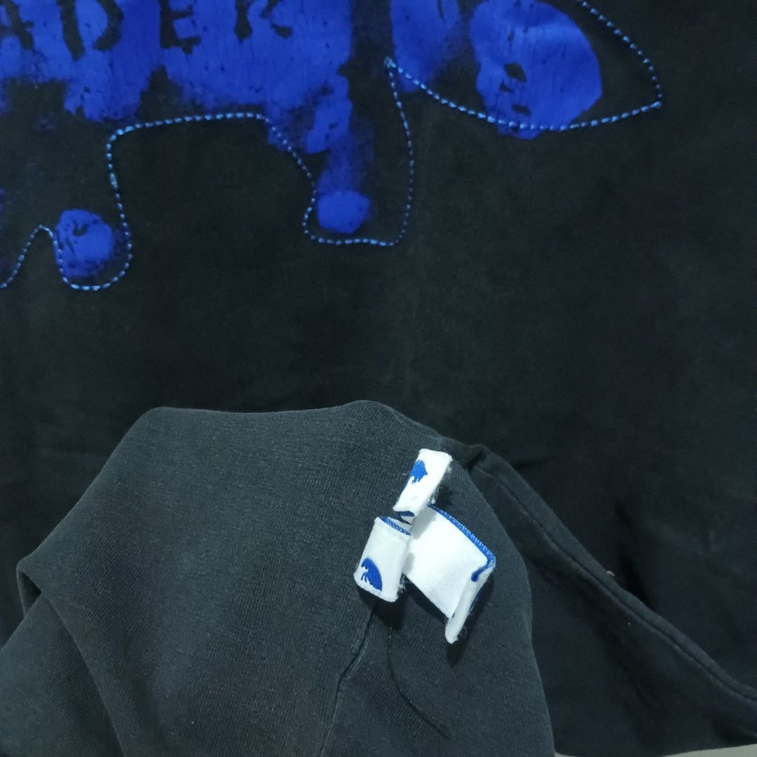 ADER MAISON KITSUNE Collab Shirt (Category: Shirts) located in Caloocan City. Submitted by jaychingsss (Listing ID 1467751387, Image 2). Description: Ader x Maison Kitsune Shirt - 80 20x27 Color Rate: 8.5/10 Issue: Bacon neckline NEED WASH.