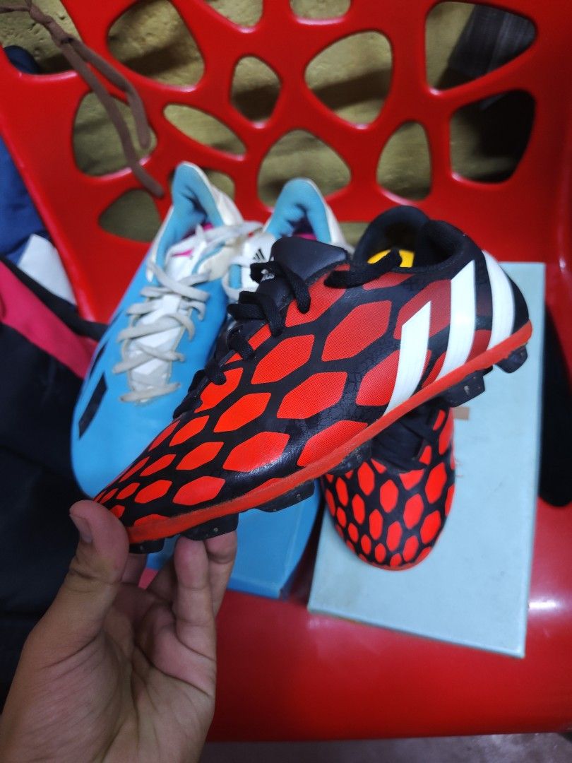 ADIDAS (Category: Babies & Kids Fashion) located in Manila. Submitted by alilongthrift (Listing ID 1467769308, Image 3). Description: FOR SALE ADIDAS SOCCER SHOES SAME SIZE AS PACK ONLY SIZE 3.5 UK 3 CM 22 PAYMENT FIRST PO MOP : Gcash/Bank transfer COURIER: Jnt express or kung around metro manila lang pwede natin lalamove Location : Makati city Pm for more details.