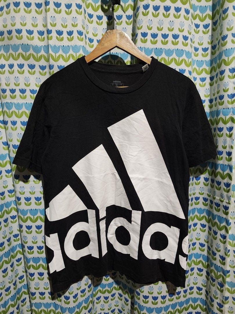 Adidas Big Logo 🔥 (Category: Tshirts & Polo Shirts ) located in Tabaco. Submitted by thrifttobecool (Listing ID 1467741071, Image 1). Description: Very Good Condition 💯 9.6/10 Color Rate 💯 19 Width 📌 26 Length 📌 Medium ✅ 250 ✅ + sf 📌 Location Bicol ✅.