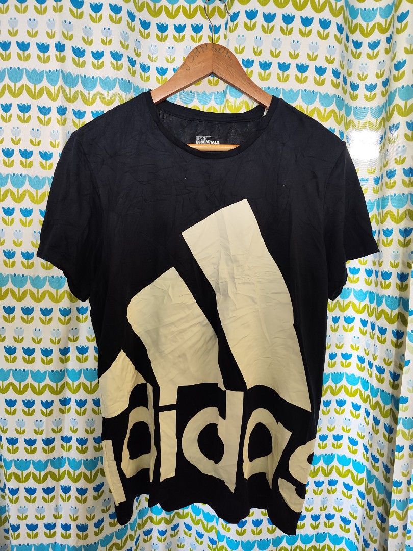 Adidas Big Logo 🔥 (Category: Tshirts & Polo Shirts ) located in Tabaco. Submitted by thrifttobecool (Listing ID 1467742166, Image 1). Description: Excellent Condition 💯 9.8/10 Color Rate 💯 21 Width 📌 28 Length 📌 Large ✅ 380 ✅ +sf 📌 Location Bicol ✅.