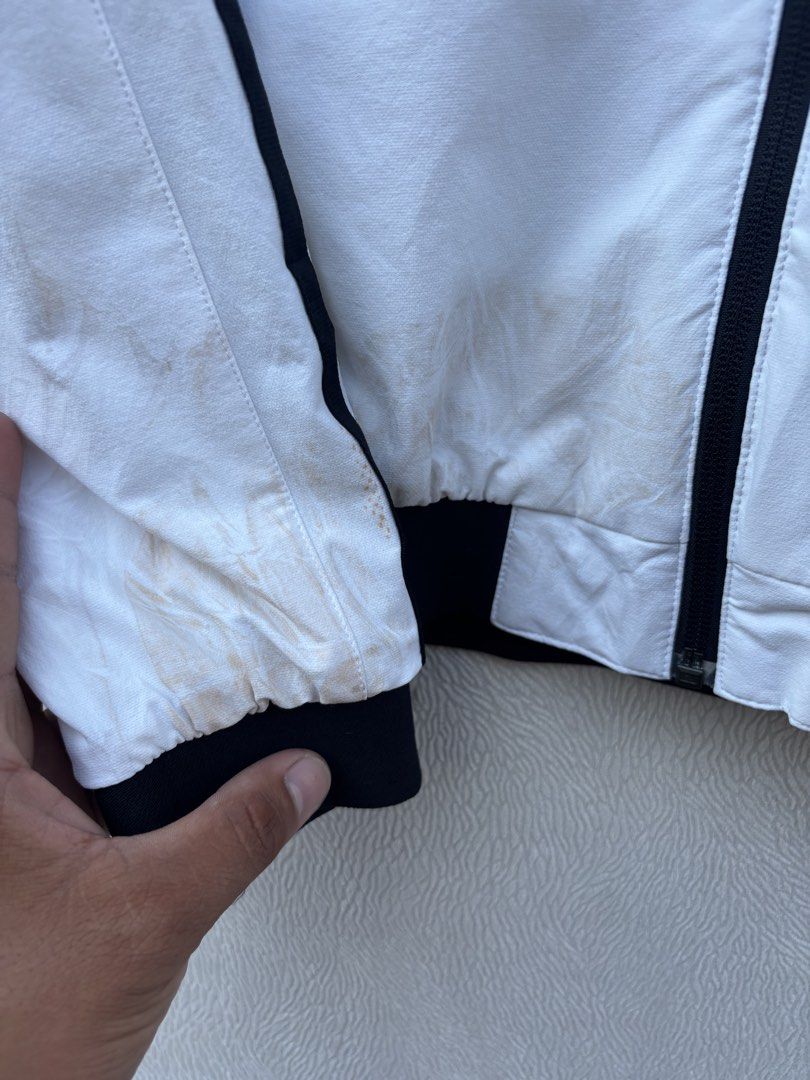 Adidas Bomber Jacket (Category: Coats, Jackets and Outerwear) located in Baybay. Submitted by thrift.ed2023 (Listing ID 1467674351, Image 3). Description: Adidas Bomber Jacket Small to Medium 20x27 Issue -Stain Need Wash Good as New.