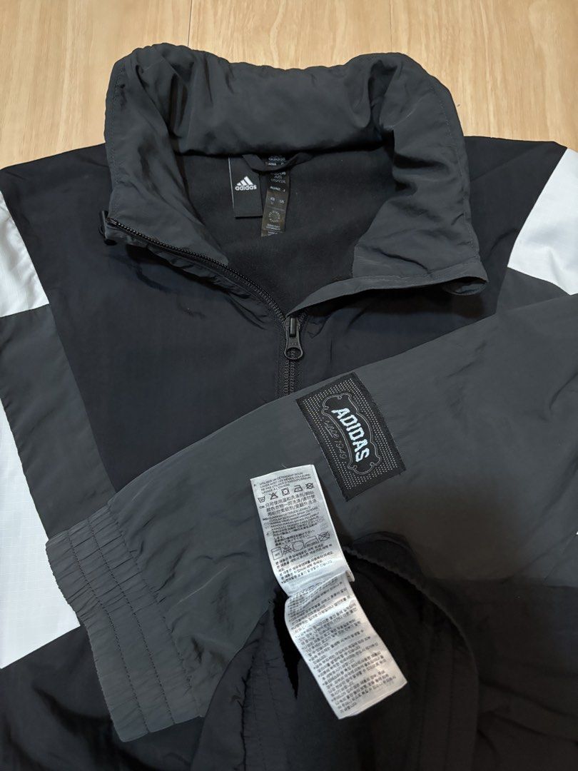 Adidas Casual Woven Jacket (Category: Coats, Jackets and Outerwear) located in Quezon City. Submitted by callelistothriftshop (Listing ID 1467634549, Image 3). Description: 🔥CL - 6433 | Ad!das Casual Woven Jacket 🔥 💸 PRICE: ₱ 1480 + Shipping Fee ➡️ DIMENSION: 25”W x 28”L ➡️ SIZE ON TAG: Medium ➡️ BEST FIT: XL ➡️ COLOR: Black - White - Gray ✨ CONDITION: Excellent Used Condition.