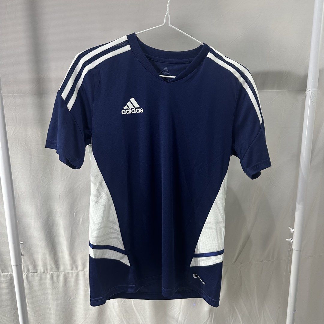 Adidas Dri-fit (Category: Activewear) located in Angeles City. Submitted by decko.finds (Listing ID 1467644738, Image 1). Description: 19.5’ x 25’.